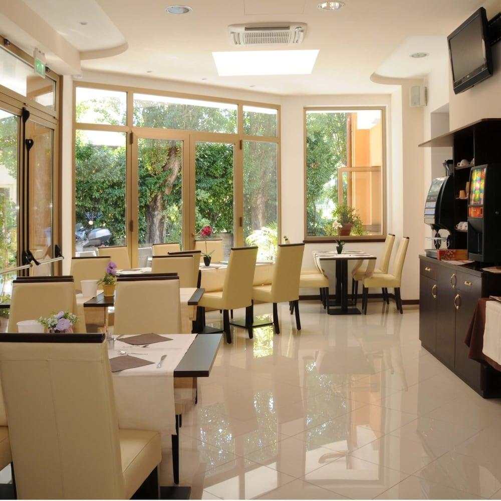 Hotel Sonia Trieste Exterior photo